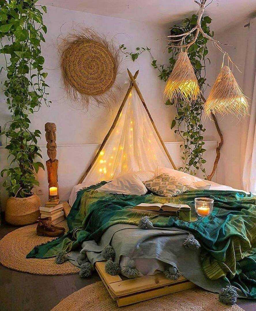 17 Stylish Preppy Bedroom Ideas That You Are Going To Love   Hippie Bedroom 